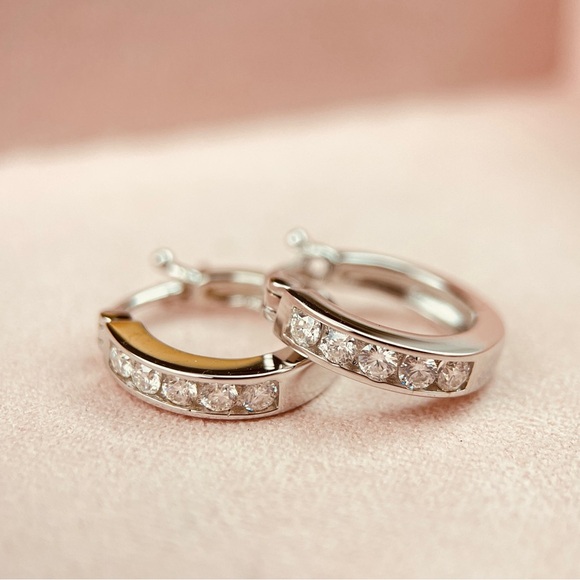 Jewelry - 0.4ctw Five Stones Huggie Hoop Diamond Earrings 18k Gold Plated S925